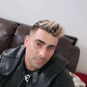 Meet your Posher, Cesar luis